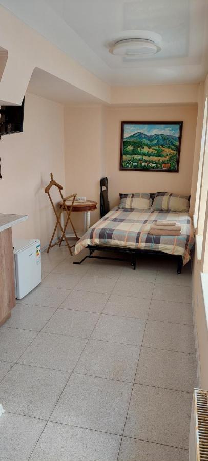 Bunker Best Mini-Hotel เคียฟ ภายนอก รูปภาพ